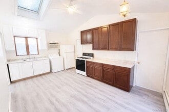 8 Rocky Rd in Monroe, NY - Building Photo - Building Photo