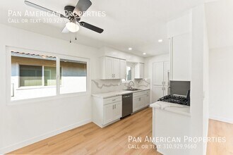 2060 N Lincoln St in Orange, CA - Building Photo - Building Photo