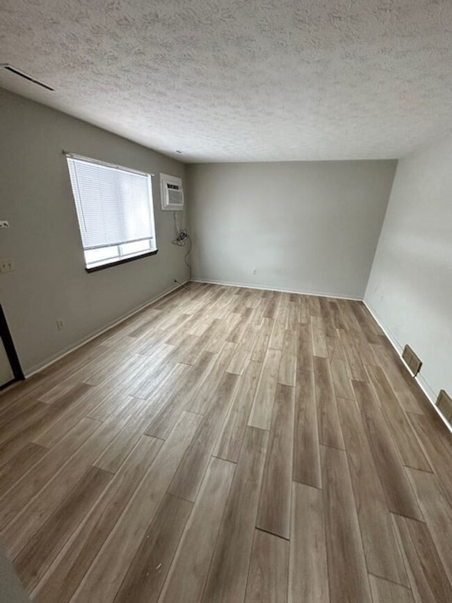 8753 Middlebranch Ave NE in Canton, OH - Building Photo - Building Photo