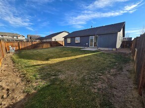 479 NE Poplar Ln in Redmond, OR - Building Photo - Building Photo