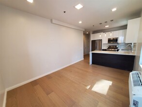 6809 Palisade Ave-Unit -305 in Guttenberg, NJ - Foto de edificio - Building Photo