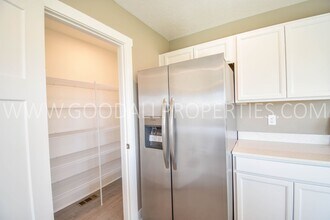 1015 Warren St in De Soto, IA - Building Photo - Building Photo