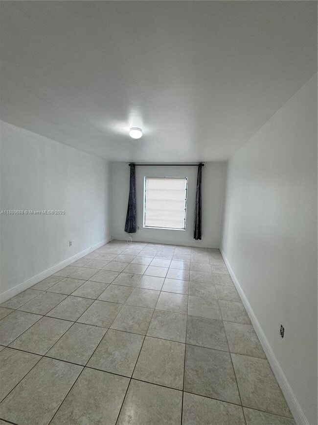 property at 10431 N Kendall Dr