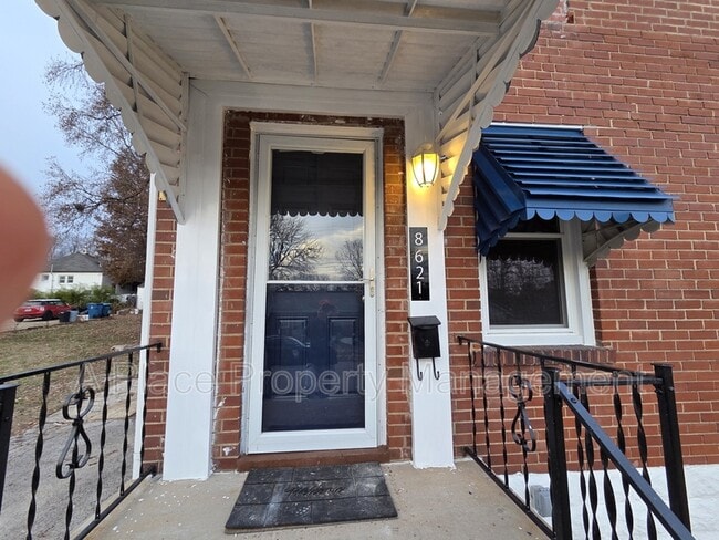 8621 Hume Ave in St. Louis, MO - Building Photo - Building Photo