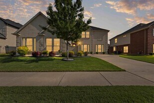 2711 La Jolla Blvd in Grand Prairie, TX - Building Photo