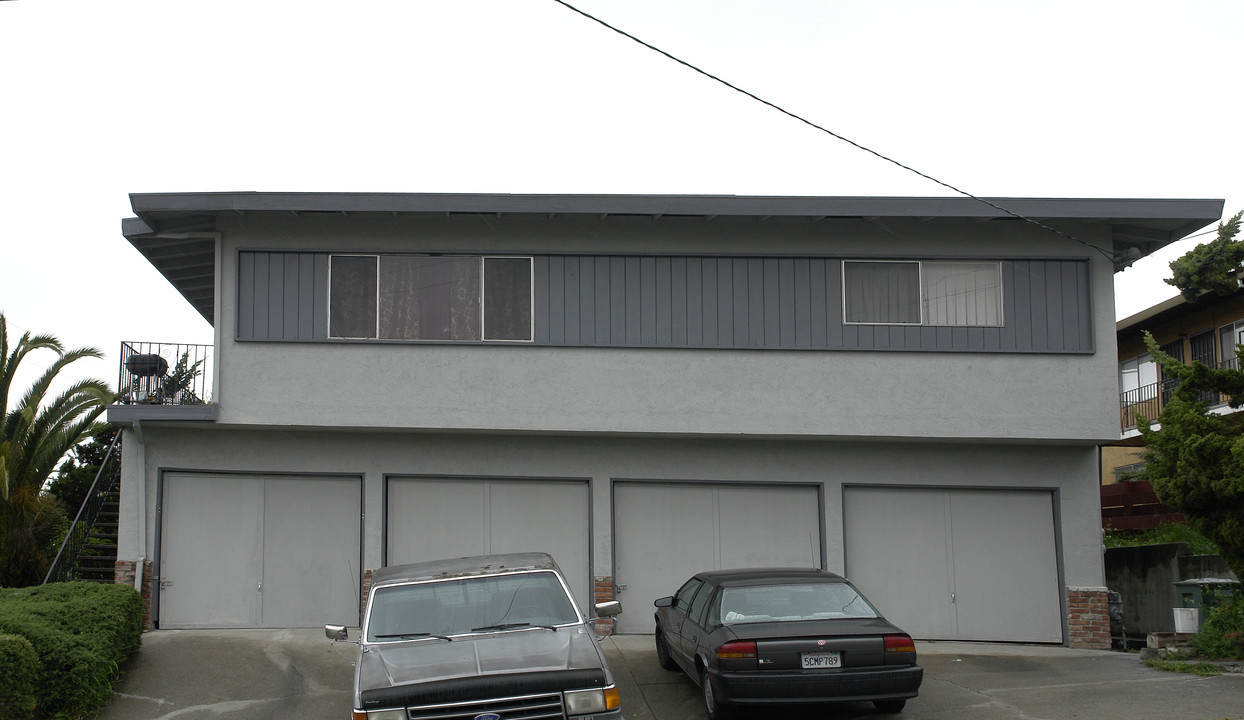 16318 Maubert Ave in San Leandro, CA - Foto de edificio