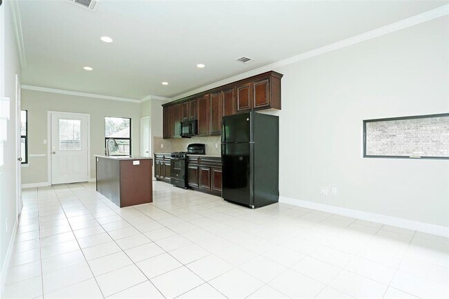 990 Grenshaw St-Unit -A in Houston, TX - Building Photo - Building Photo