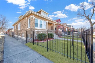 7501 S Aberdeen St in Chicago, IL - Building Photo - Building Photo