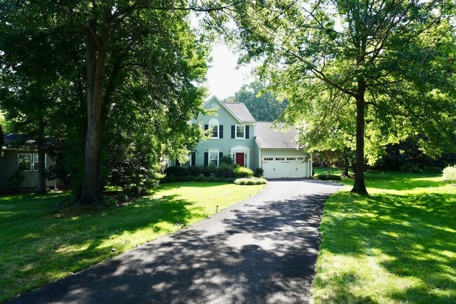 15203 Sovereign Pl in Chantilly, VA - Building Photo - Building Photo