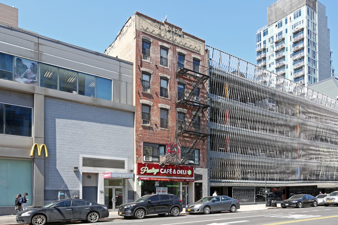 103 Essex St in New York, NY - Building Photo