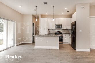 1282 Amelia Ave SW in Palm Bay, FL - Foto de edificio - Building Photo