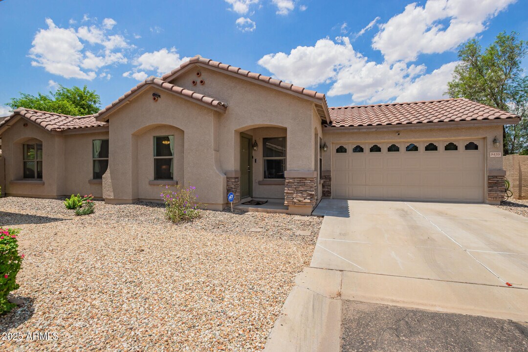 9435 W Terri Lee Dr in Phoenix, AZ - Building Photo