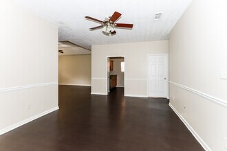304 Draba Ln in Locust Grove, GA - Building Photo - Building Photo
