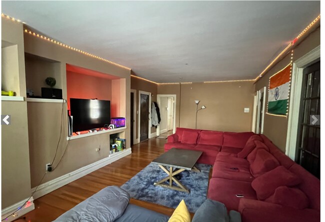 317 Saint Paul St, Unit 1 in Brookline, MA - Building Photo - Building Photo