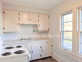 409 2nd St NE in Massillon, OH - Building Photo