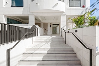 The Georgian Studio City in Studio City, CA - Building Photo - Building Photo