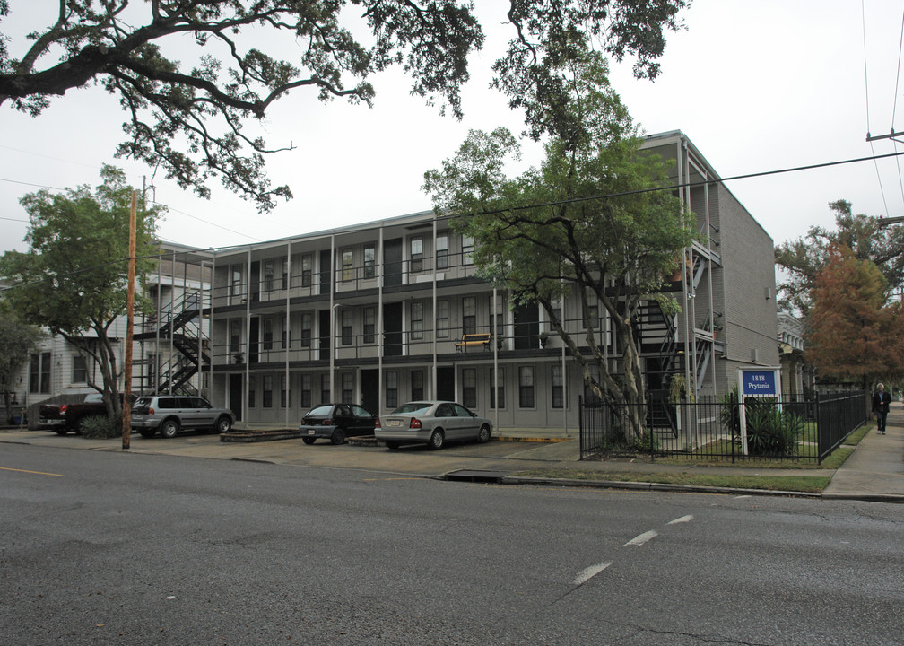 1818 Prytania St in New Orleans, LA - Building Photo