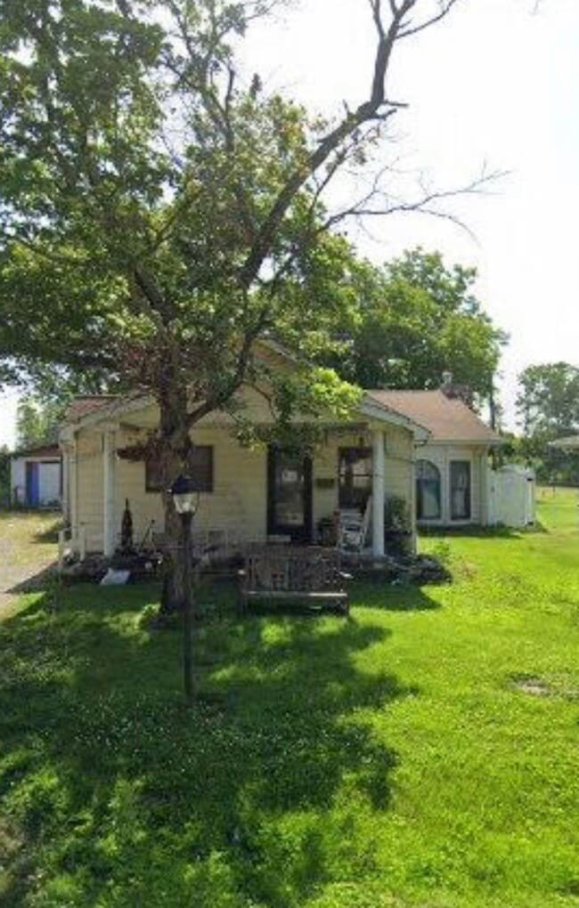 property at 7 Denovion Ct