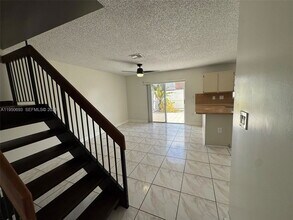 6255 SW 129th Pl in Kendall, FL - Building Photo - Building Photo