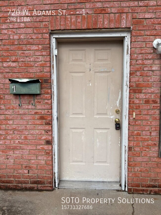 720 W Adams St in Jackson, MO - Building Photo - Building Photo