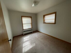4820 W Forest Home Ave in Milwaukee, WI - Building Photo - Building Photo