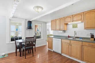10 Franklin St in Medway, MA - Building Photo - Building Photo