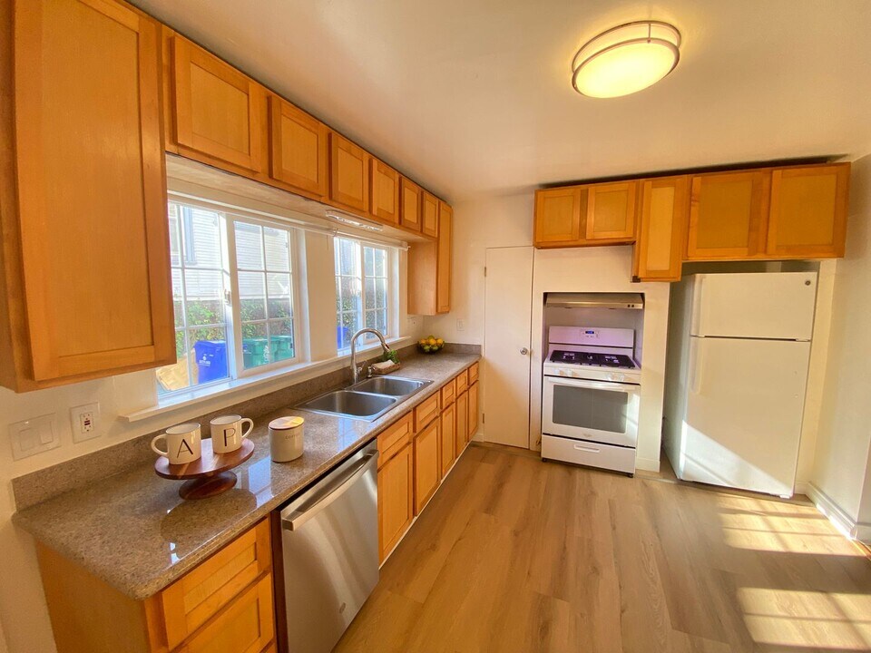 3504-3506 Magnolia St in Oakland, CA - Building Photo