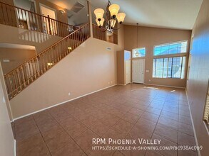 17130 W Lundberg St in Surprise, AZ - Foto de edificio - Building Photo