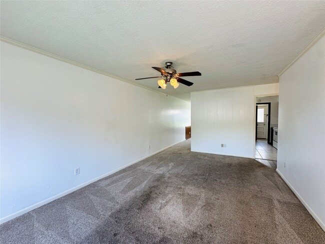 1011 Mccall Ave in Conroe, TX - Building Photo - Building Photo