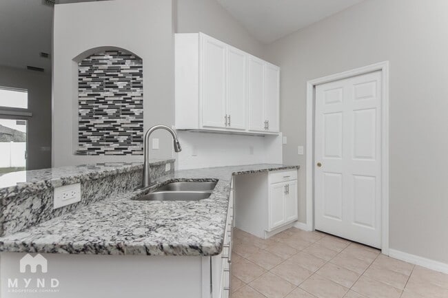 723 Stonewyk Way in Kissimmee, FL - Building Photo - Building Photo