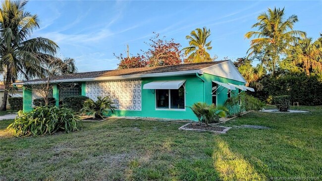 1137 NE Kubin Ave in Jensen Beach, FL - Building Photo - Building Photo