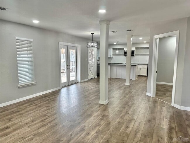 15 Zinnia Ave in McAllen, TX - Building Photo - Building Photo