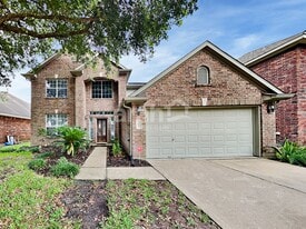1627 Buckingham Dr in Pasadena, TX - Building Photo