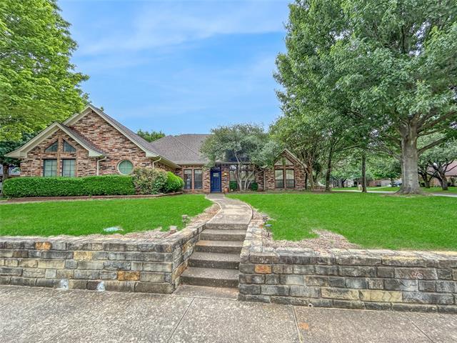 500 Lincoln Dr in Arlington, TX - Foto de edificio