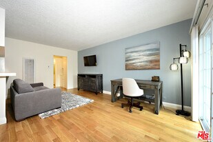 3720 Vinton Ave in Los Angeles, CA - Building Photo