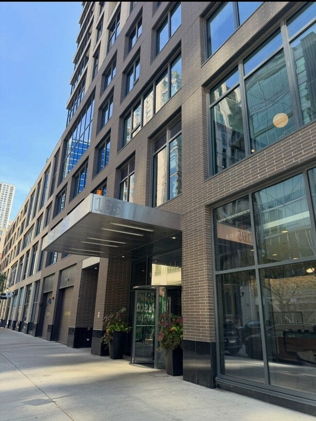 165 W Superior St
