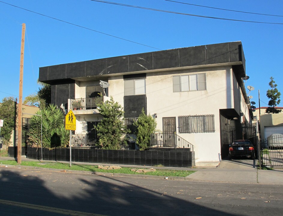 4161 Oakwood Ave in Los Angeles, CA - Building Photo