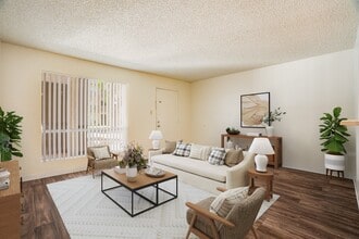 Eagle Point Apartments in Albuquerque, NM - Building Photo - Building Photo