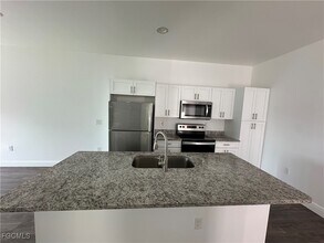 454 Grant Blvd in Lehigh Acres, FL - Foto de edificio - Building Photo