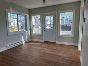 10 Wareham Ave in Onset, MA - Building Photo - Building Photo