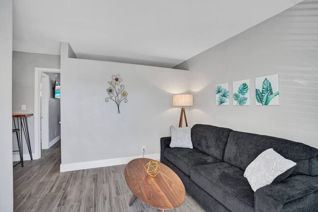 50 Davie Blvd, Unit SI FL2-ID1503960P in Fort Lauderdale, FL - Foto de edificio - Building Photo