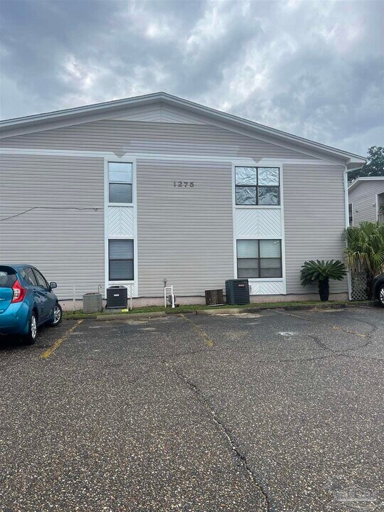 1275 Redwood Ln in Gulf Breeze, FL - Building Photo