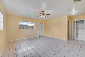 5926 SW 27th St in West Park, FL - Foto de edificio - Building Photo