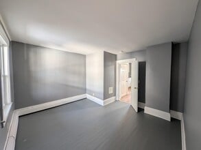 13-15-15 Walnut St, Unit 6 in Claremont, NH - Building Photo - Building Photo