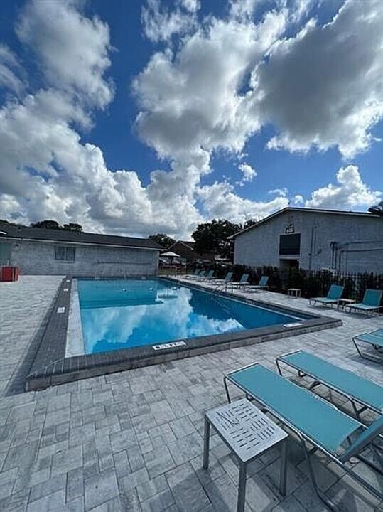 615 Colonial Dr in Fort Walton Beach, FL - Building Photo