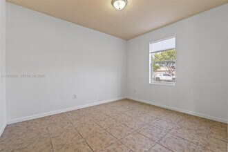 3448 NE 1st St in Homestead, FL - Building Photo - Building Photo