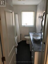 32 Greenland Rd in Toronto, ON - Building Photo - Building Photo