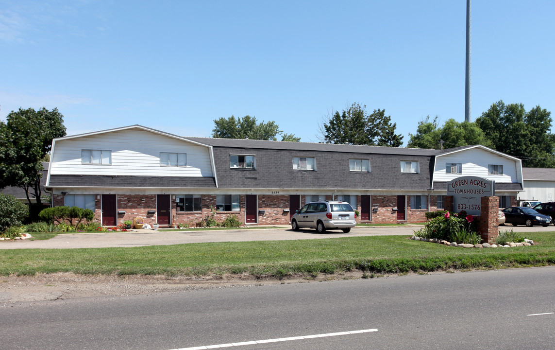 Green Acres Town Houses in Massillon, OH - Building Photo