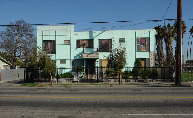 6020 Hooper Ave in Los Angeles, CA - Building Photo - Building Photo