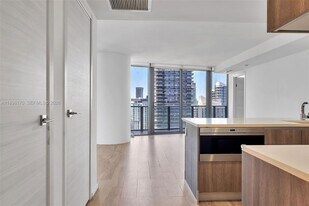 801 S Miami Ave, Unit 4404 in Miami, FL - Building Photo